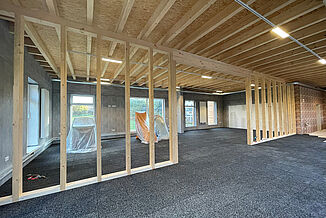 Rozbudowa centrum terapeutycznego RhönFit w Dermbach o kolejne sale fitness, w których zainstalowano podłogę gimnastyczną REGUPOL.