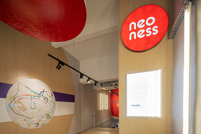 Neoness Madeleine Paryż