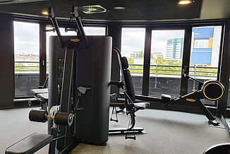 Studio fitness w hotelu SANA w Berlinie z podłogą sportową REGUPOL sonusfit i REGUPOL everoll.