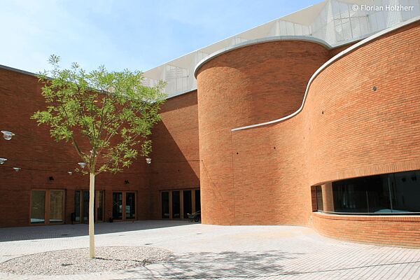 Volkstheater Monachium – przekształcenie terenu Viehhof